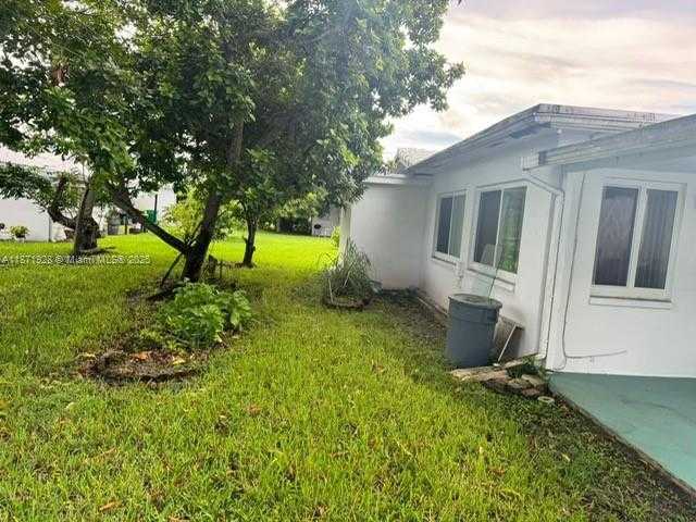 Small Image of 8403 NORTH WEST 59TH CT, Tamarac Number 22