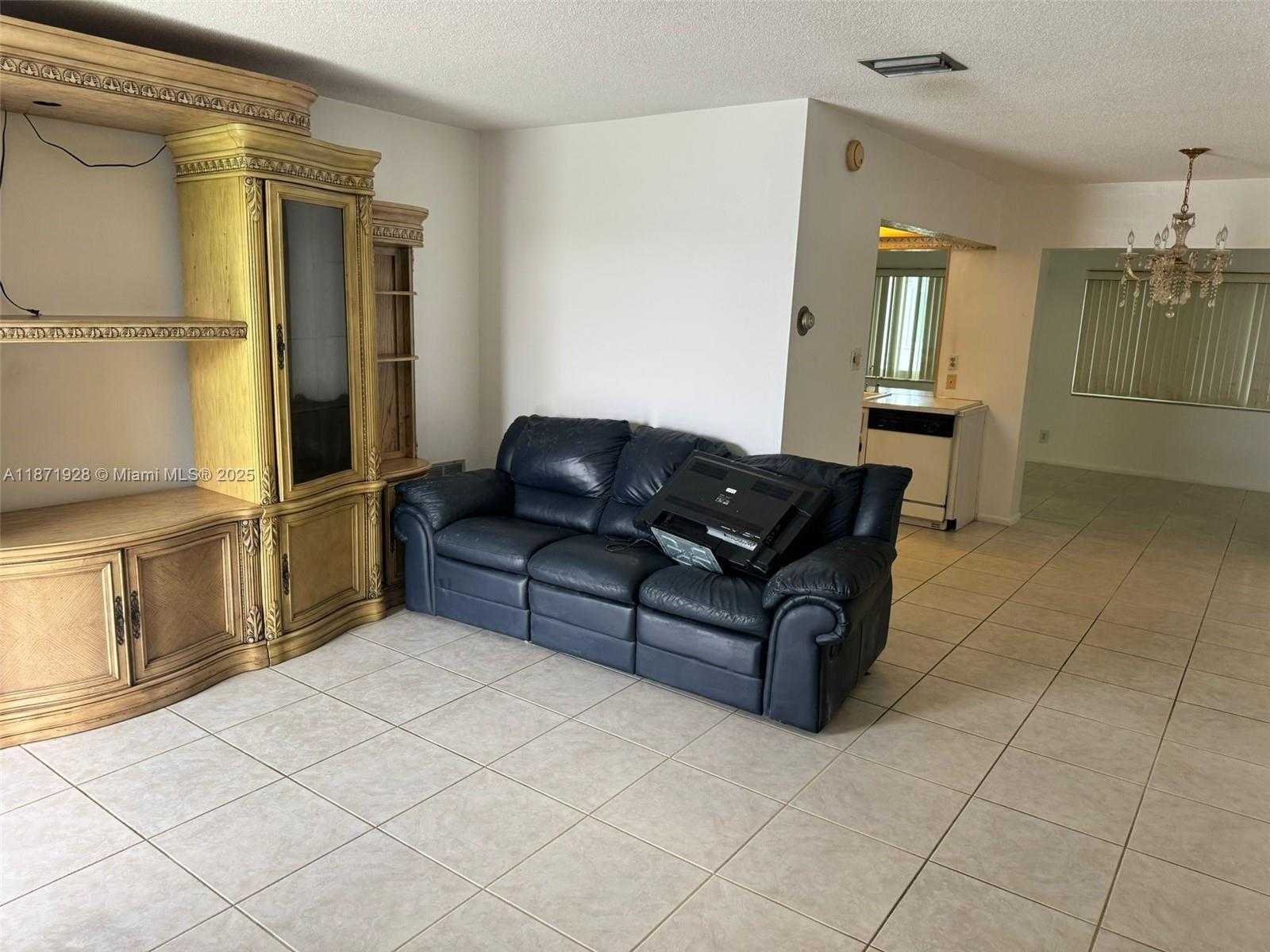 Small Image of 8403 NORTH WEST 59TH CT, Tamarac Number 5