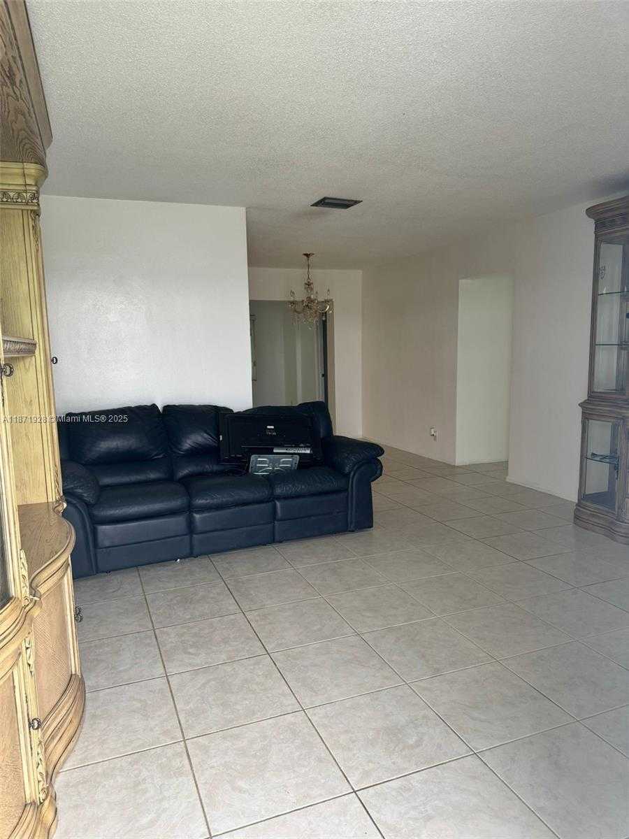 Small Image of 8403 NORTH WEST 59TH CT, Tamarac Number 6