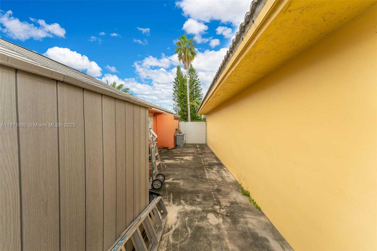 Small Image of 8101 SOUTH WEST 159TH CT, Miami Number 29
