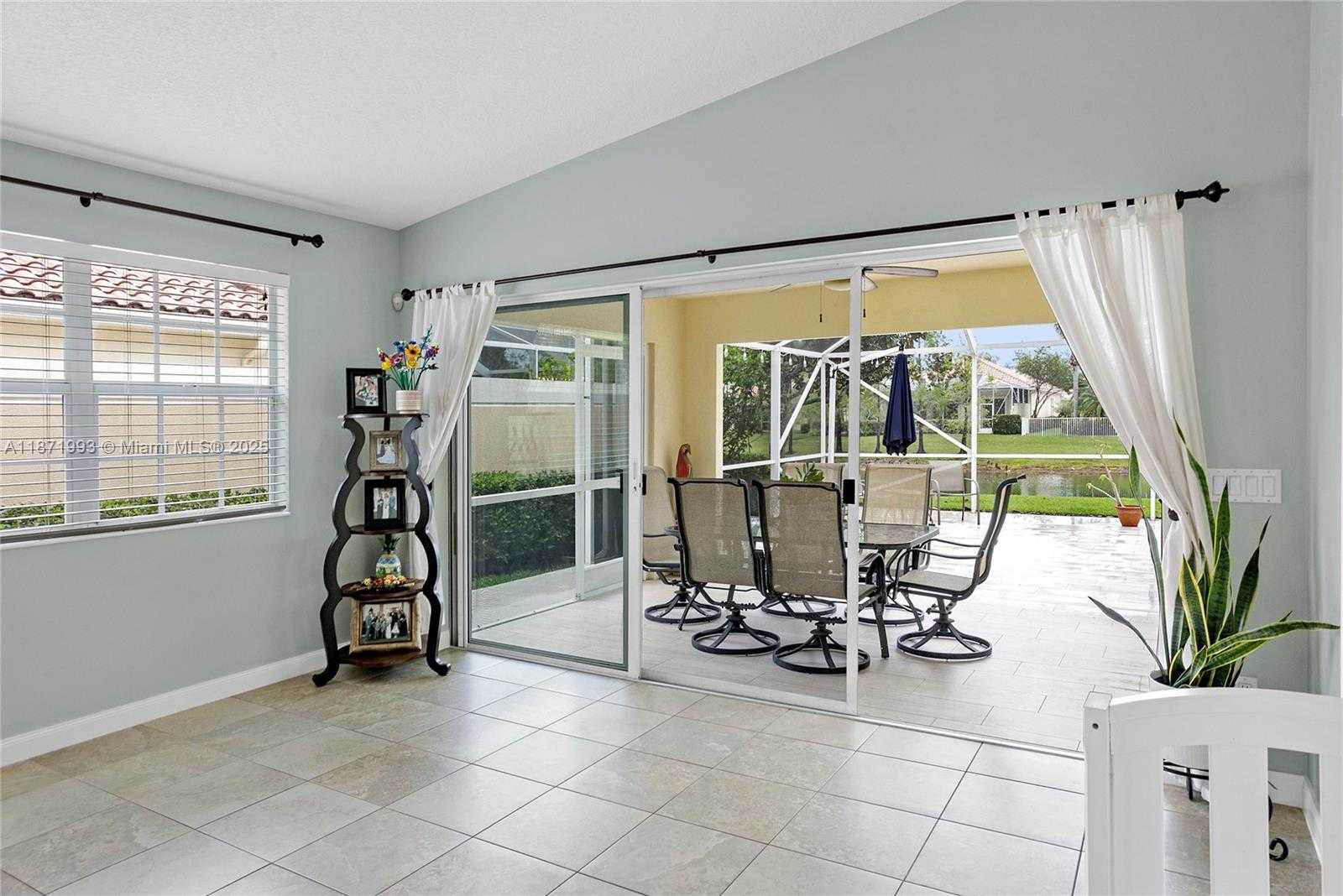 Small Image of 8199 SAINT JOHNS CT, Wellington Number 15