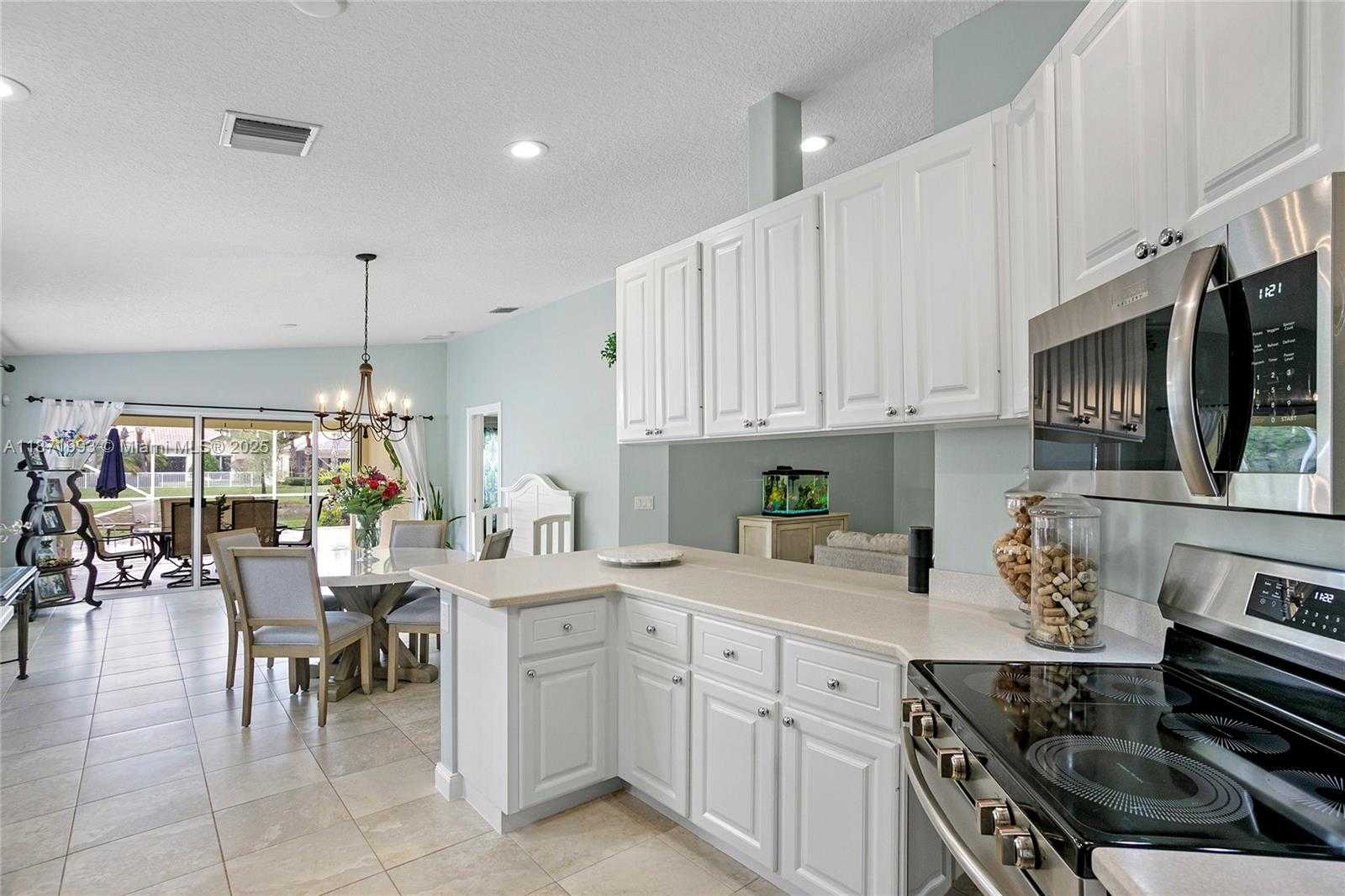 Small Image of 8199 SAINT JOHNS CT, Wellington Number 3