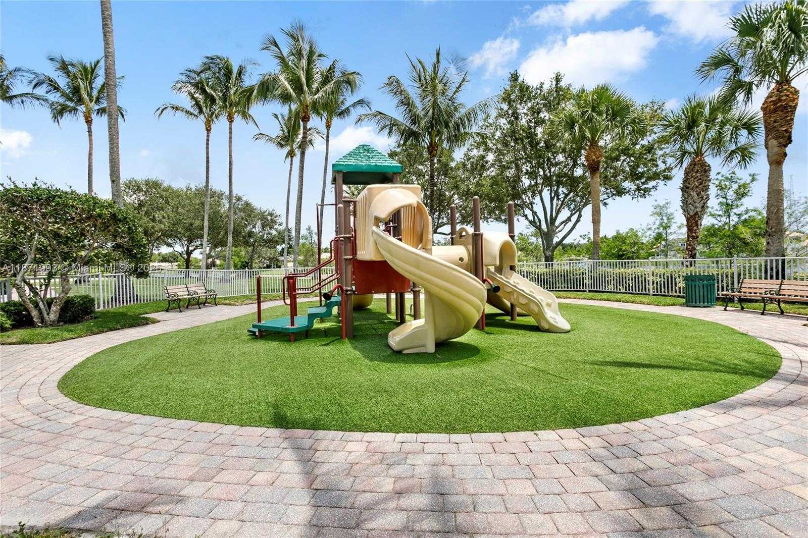 Small Image of 8199 SAINT JOHNS CT, Wellington Number 36