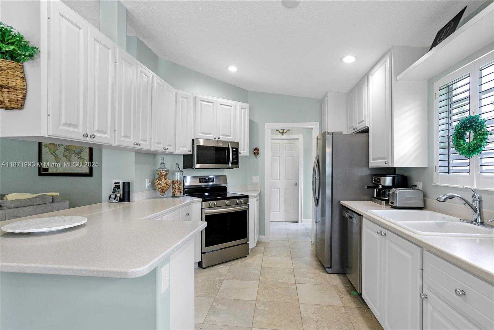 Small Image of 8199 SAINT JOHNS CT, Wellington Number 5