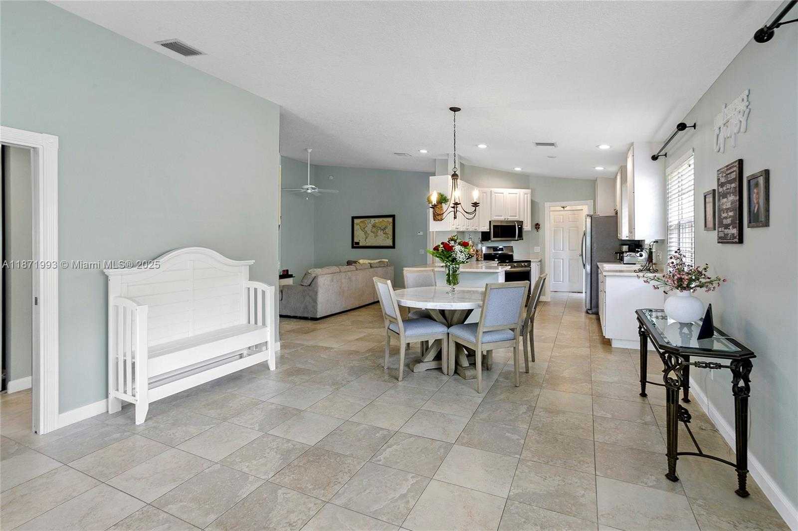 Small Image of 8199 SAINT JOHNS CT, Wellington Number 9