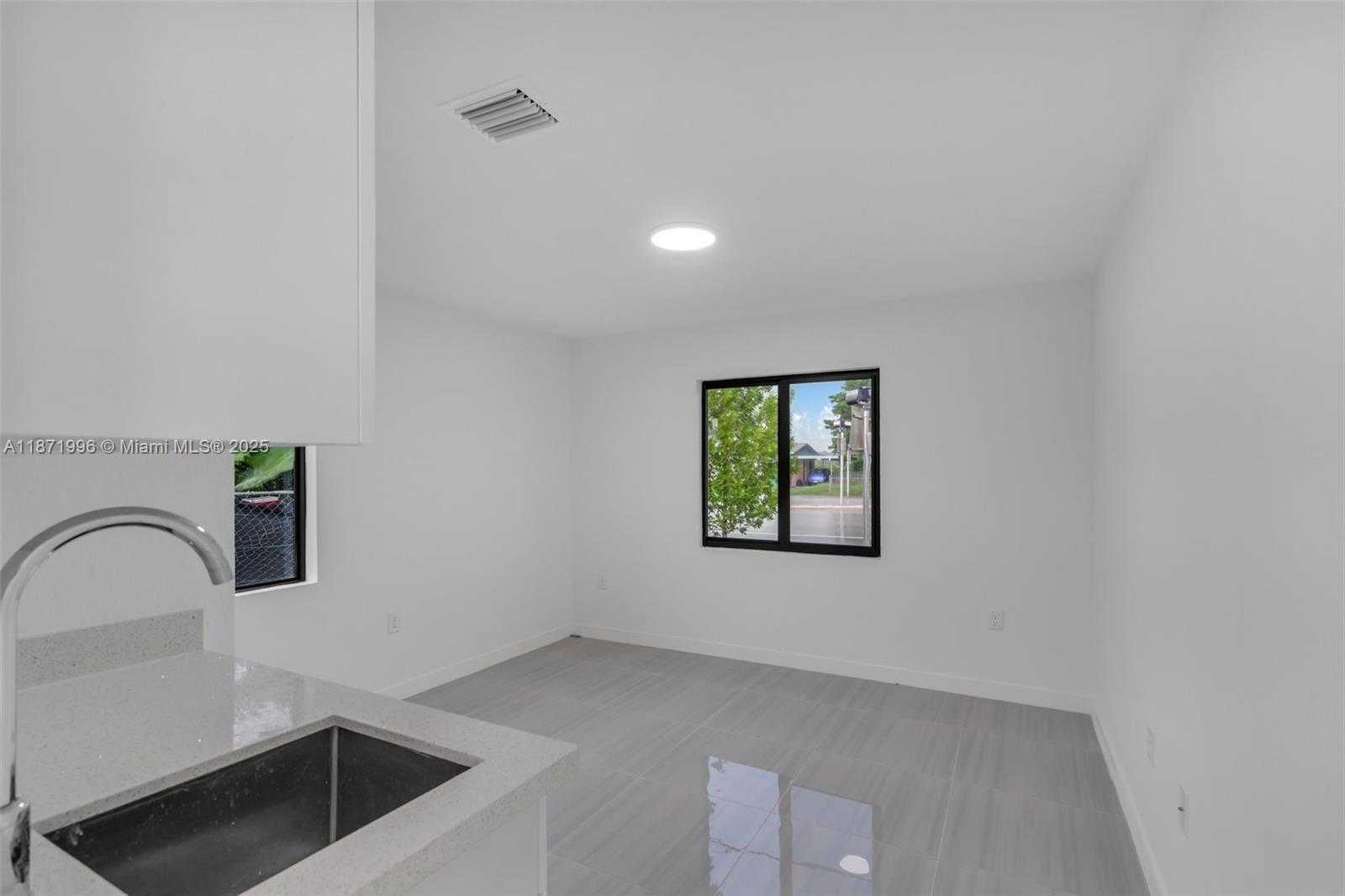 Small Image of 17351 NORTH WEST 22ND AVE, Miami Gardens Number 18