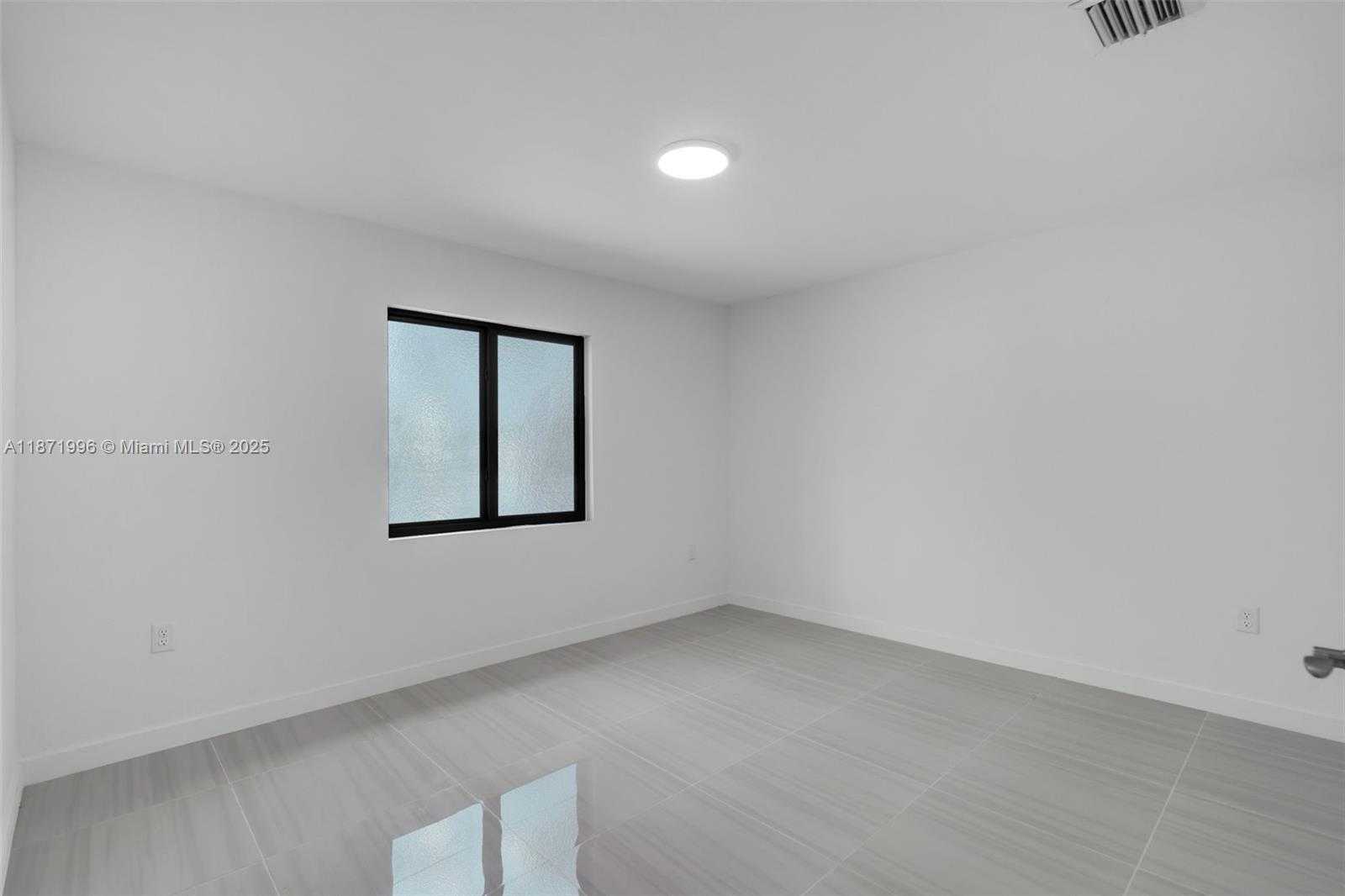 Small Image of 17351 NORTH WEST 22ND AVE, Miami Gardens Number 19