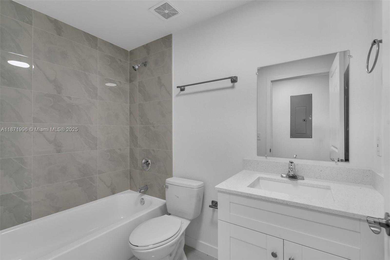 Small Image of 17351 NORTH WEST 22ND AVE, Miami Gardens Number 24