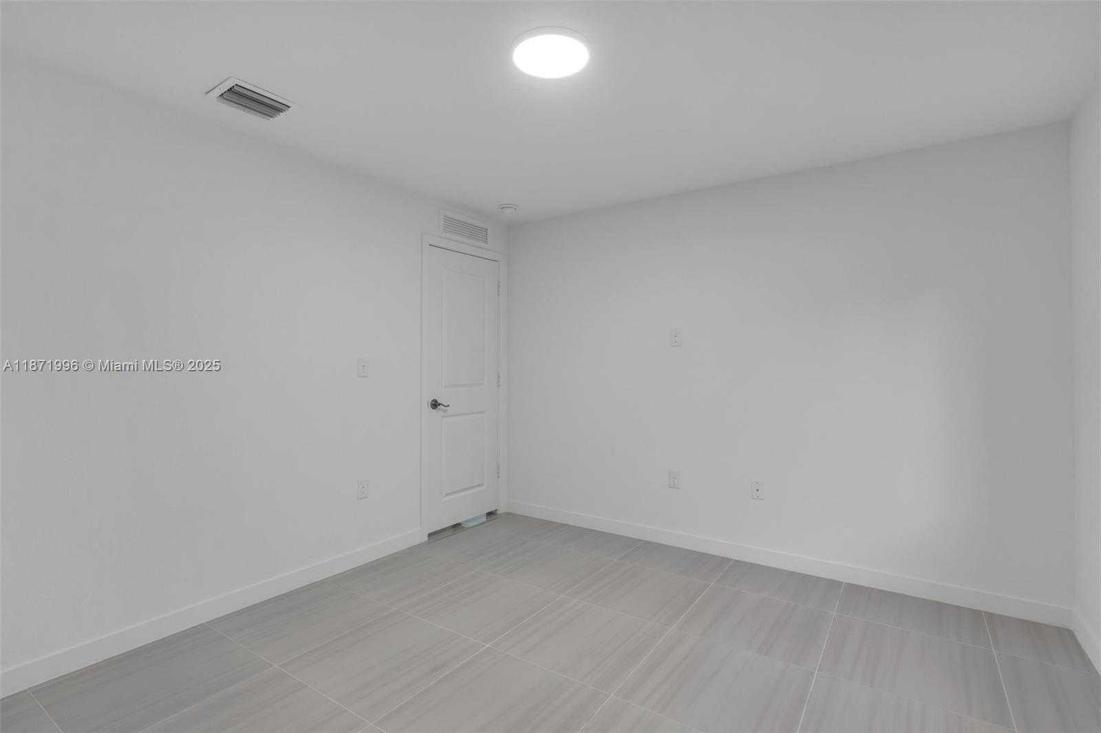 Small Image of 17351 NORTH WEST 22ND AVE, Miami Gardens Number 28