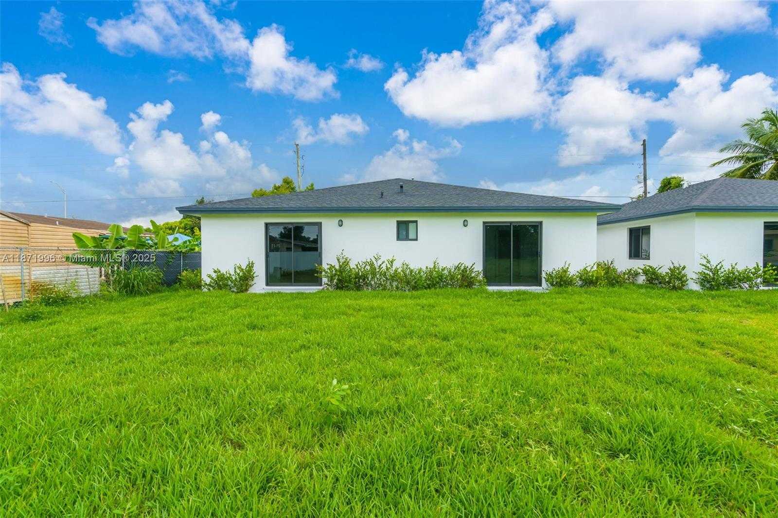 Small Image of 17351 NORTH WEST 22ND AVE, Miami Gardens Number 31