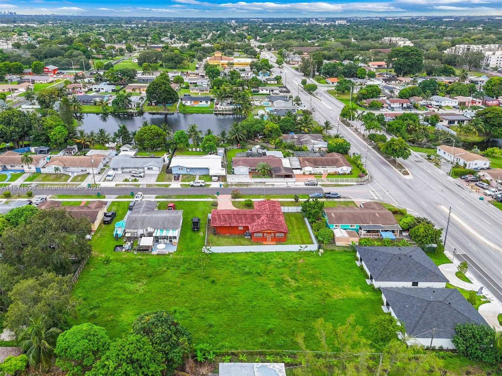 Small Image of 17351 NORTH WEST 22ND AVE, Miami Gardens Number 37
