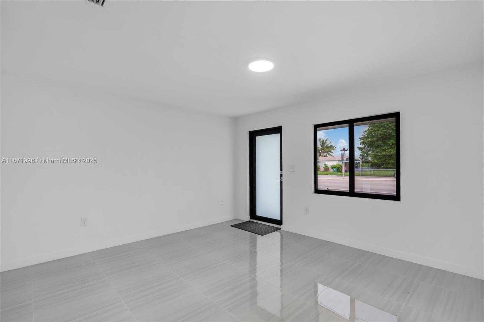 Small Image of 17351 NORTH WEST 22ND AVE, Miami Gardens Number 5