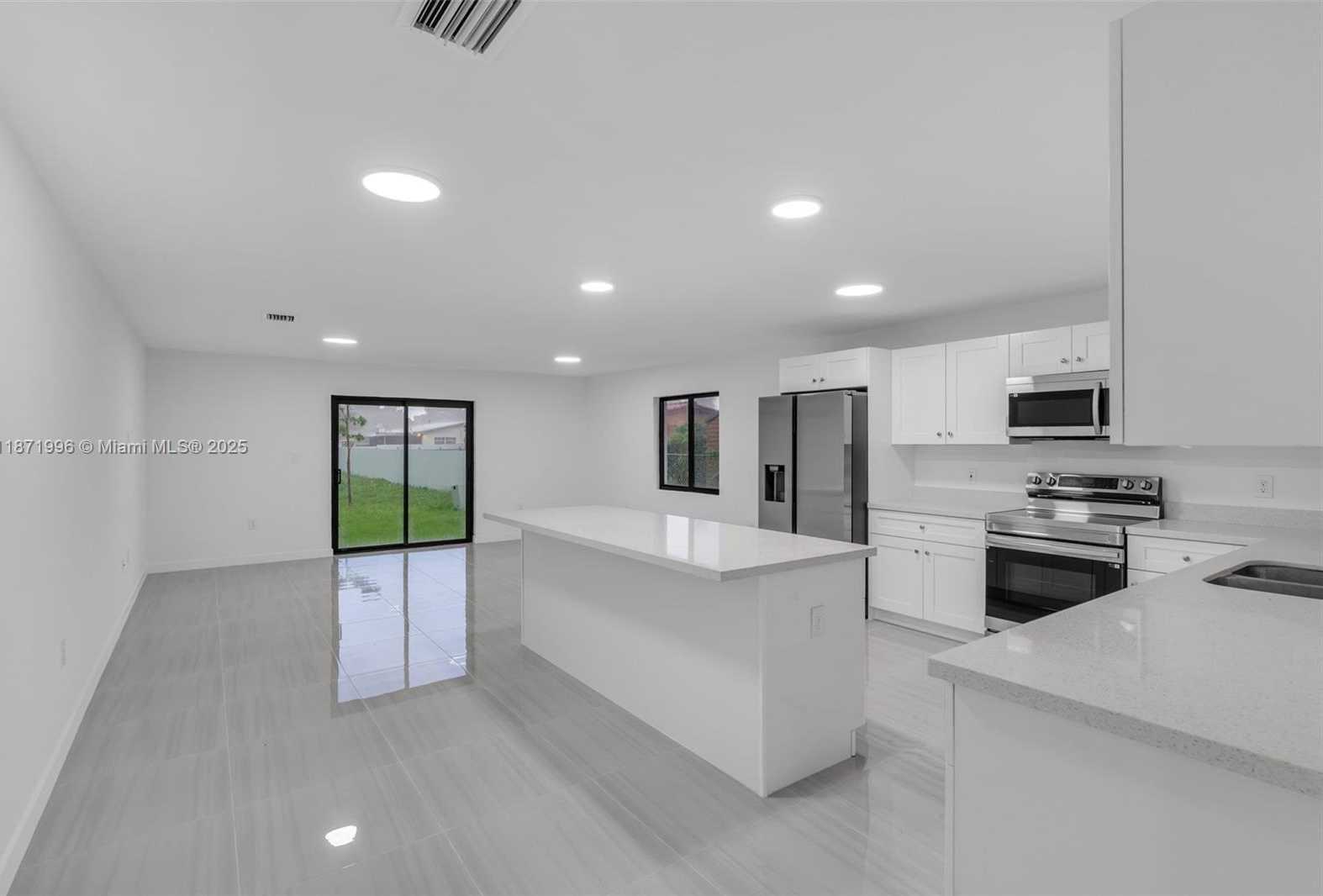 Small Image of 17351 NORTH WEST 22ND AVE, Miami Gardens Number 8