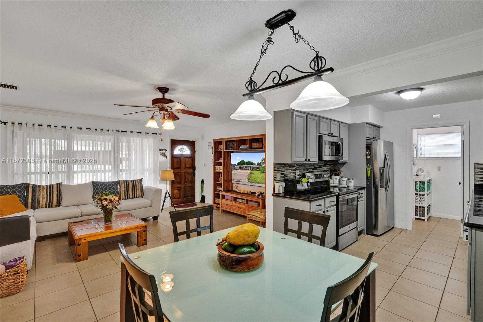 Small Image of 2021 NORTH 56TH WAY, Hollywood Number 13
