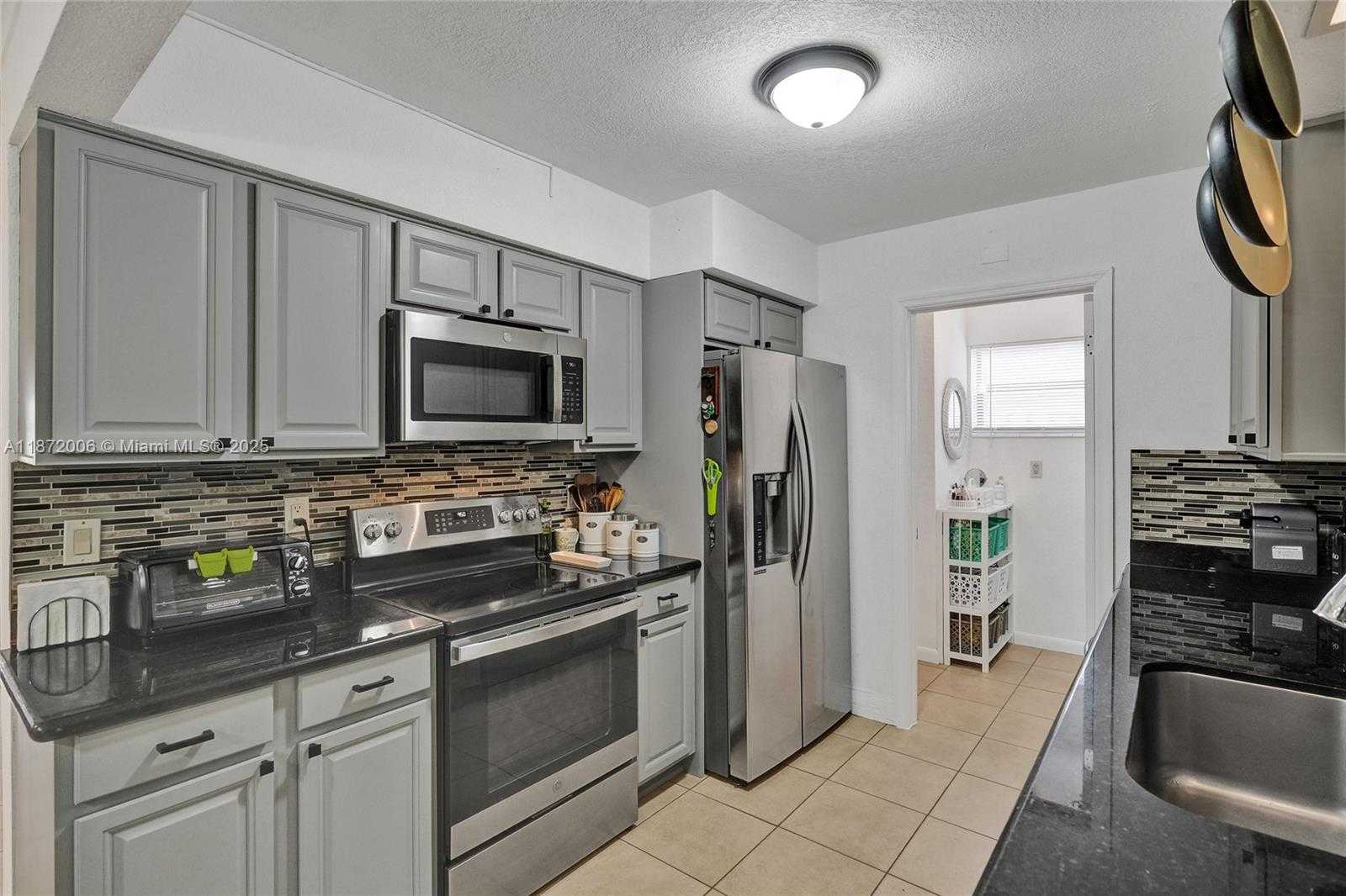 Small Image of 2021 NORTH 56TH WAY, Hollywood Number 15