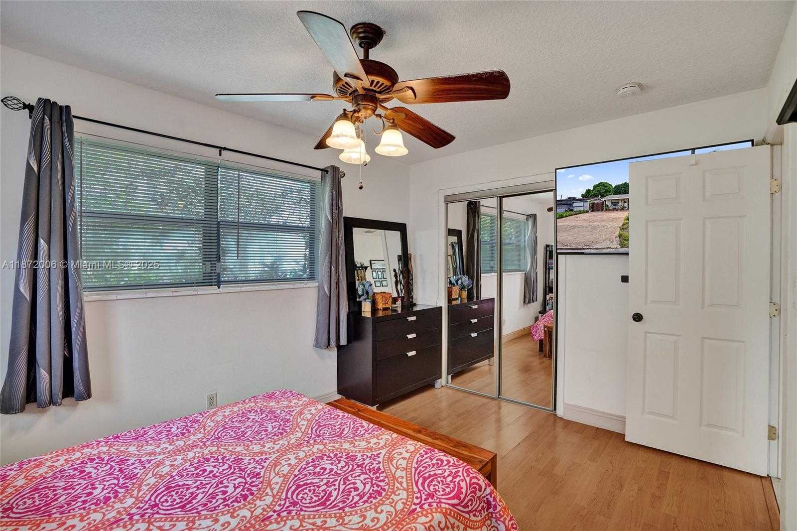 Small Image of 2021 NORTH 56TH WAY, Hollywood Number 25