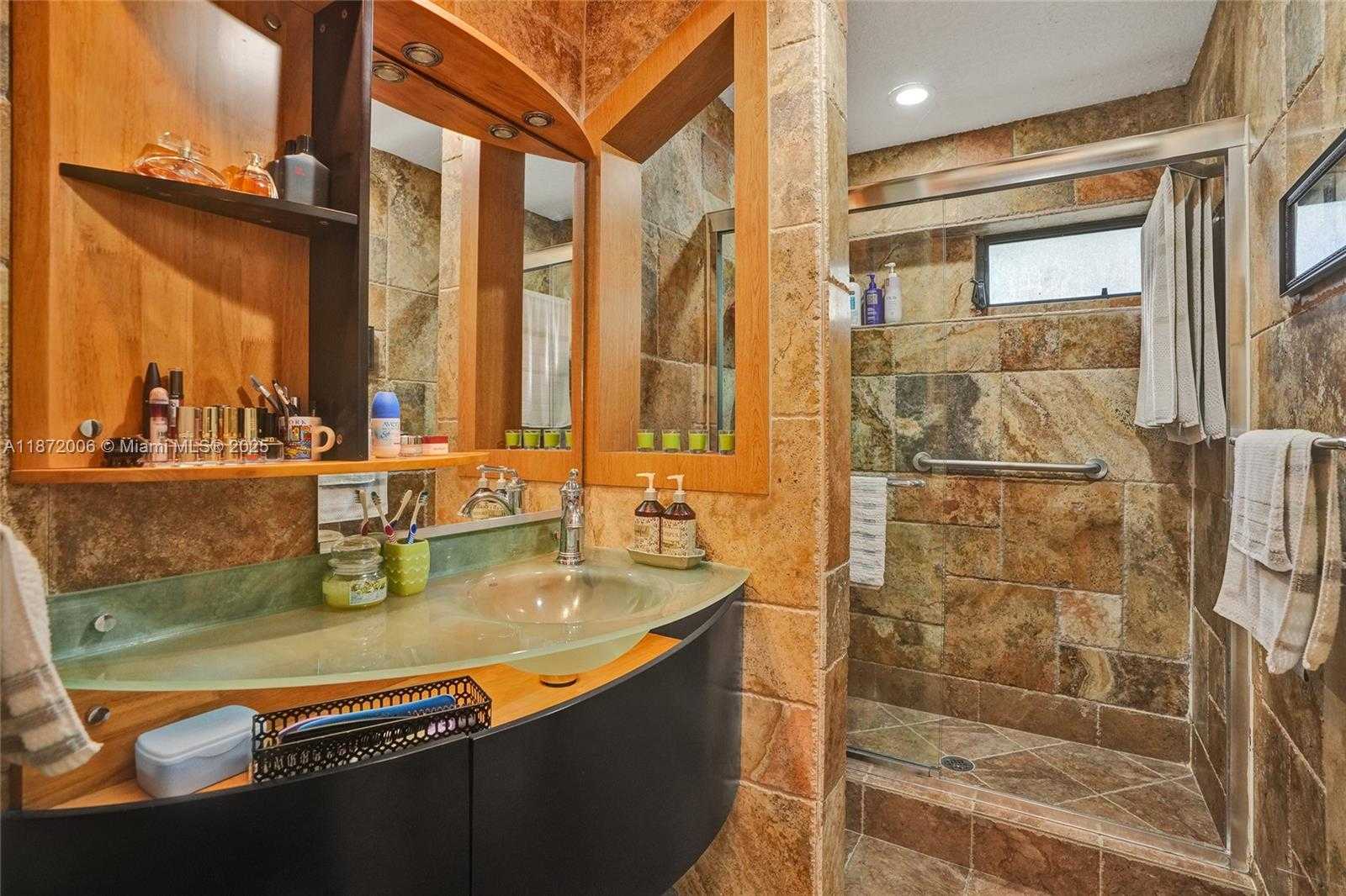Small Image of 2021 NORTH 56TH WAY, Hollywood Number 26