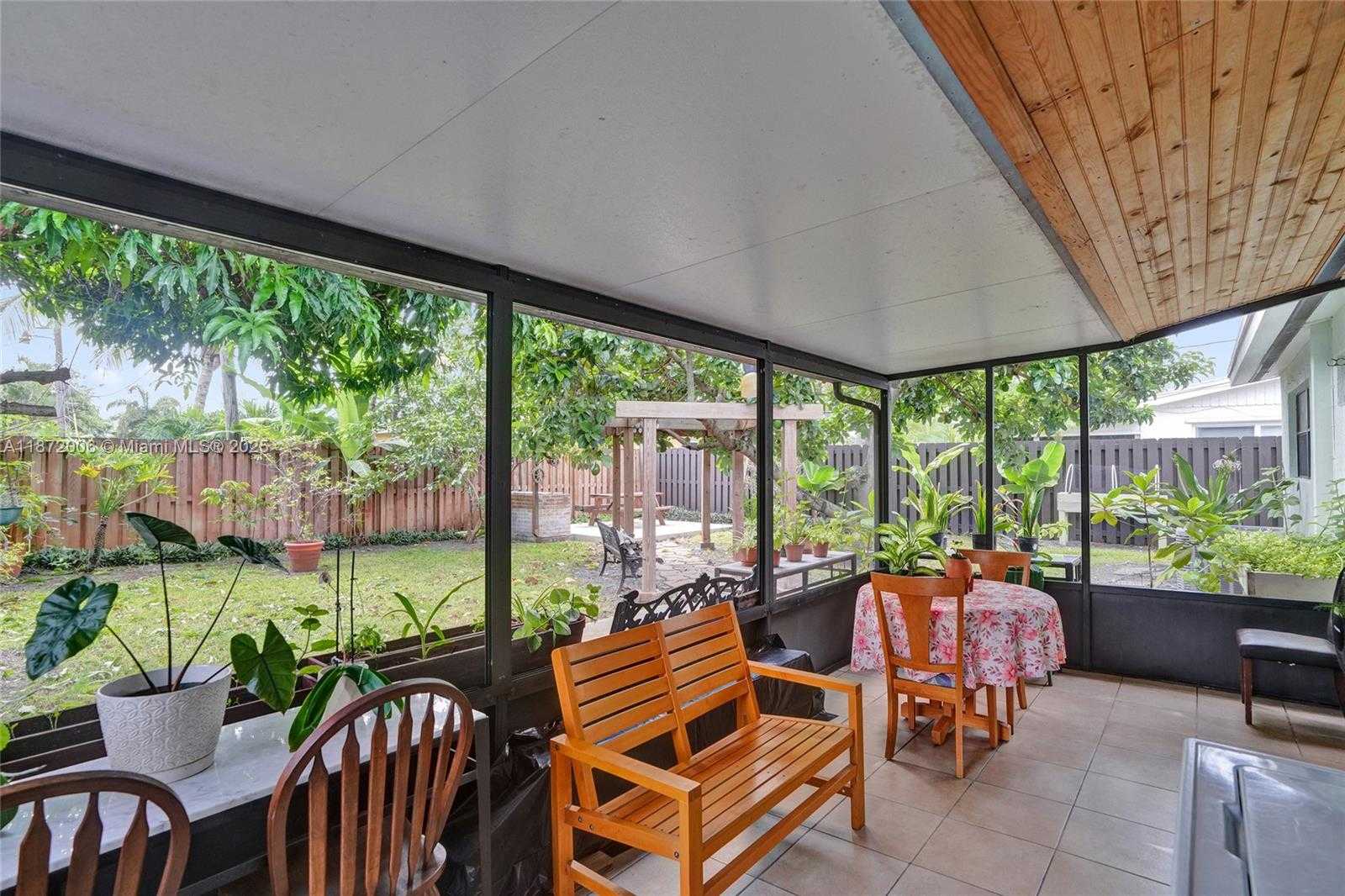Small Image of 2021 NORTH 56TH WAY, Hollywood Number 33
