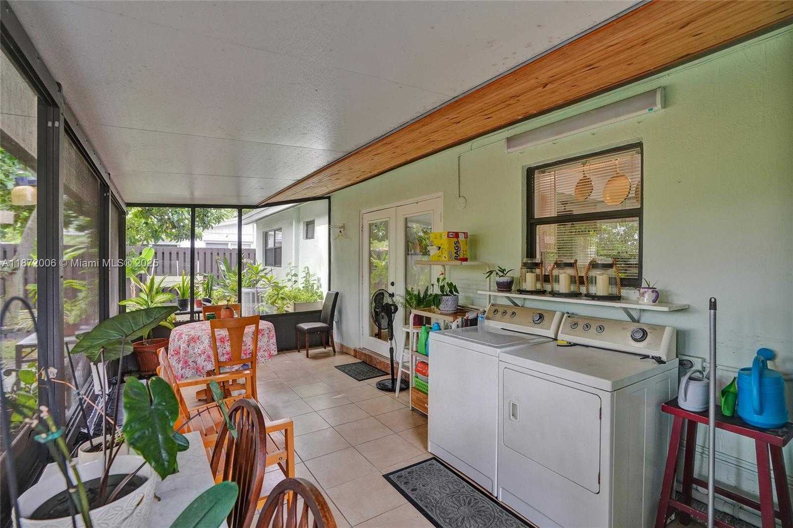 Small Image of 2021 NORTH 56TH WAY, Hollywood Number 34