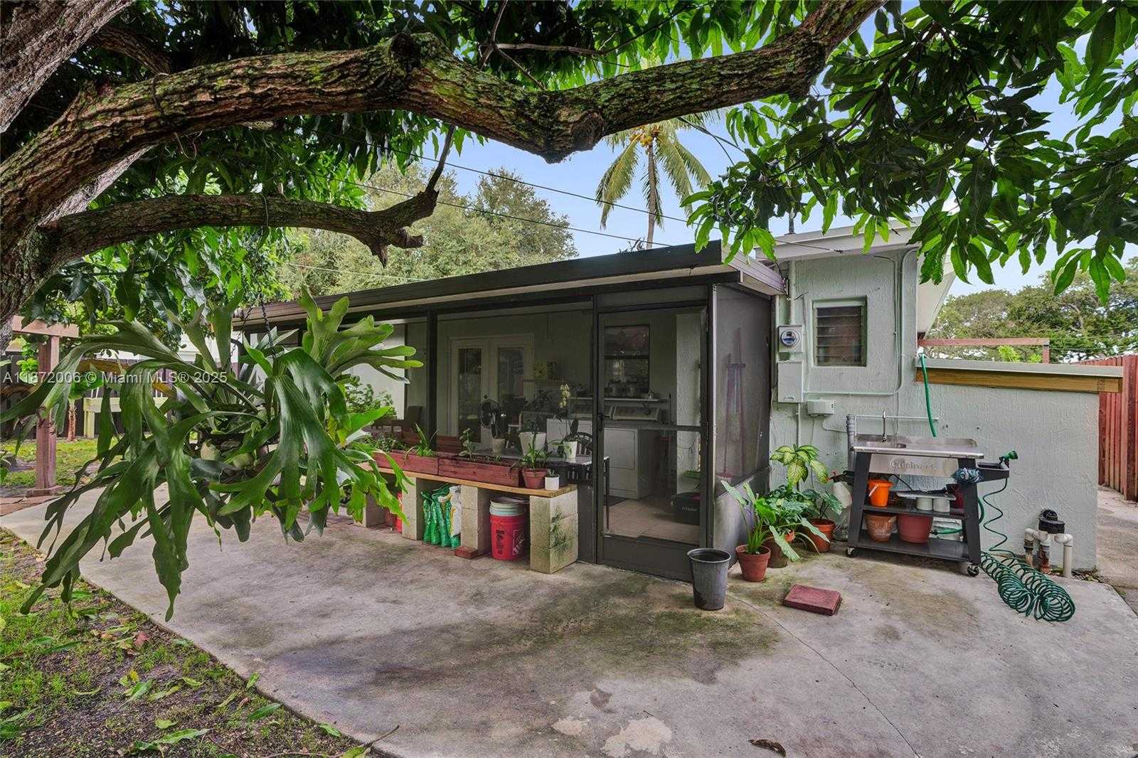 Small Image of 2021 NORTH 56TH WAY, Hollywood Number 39