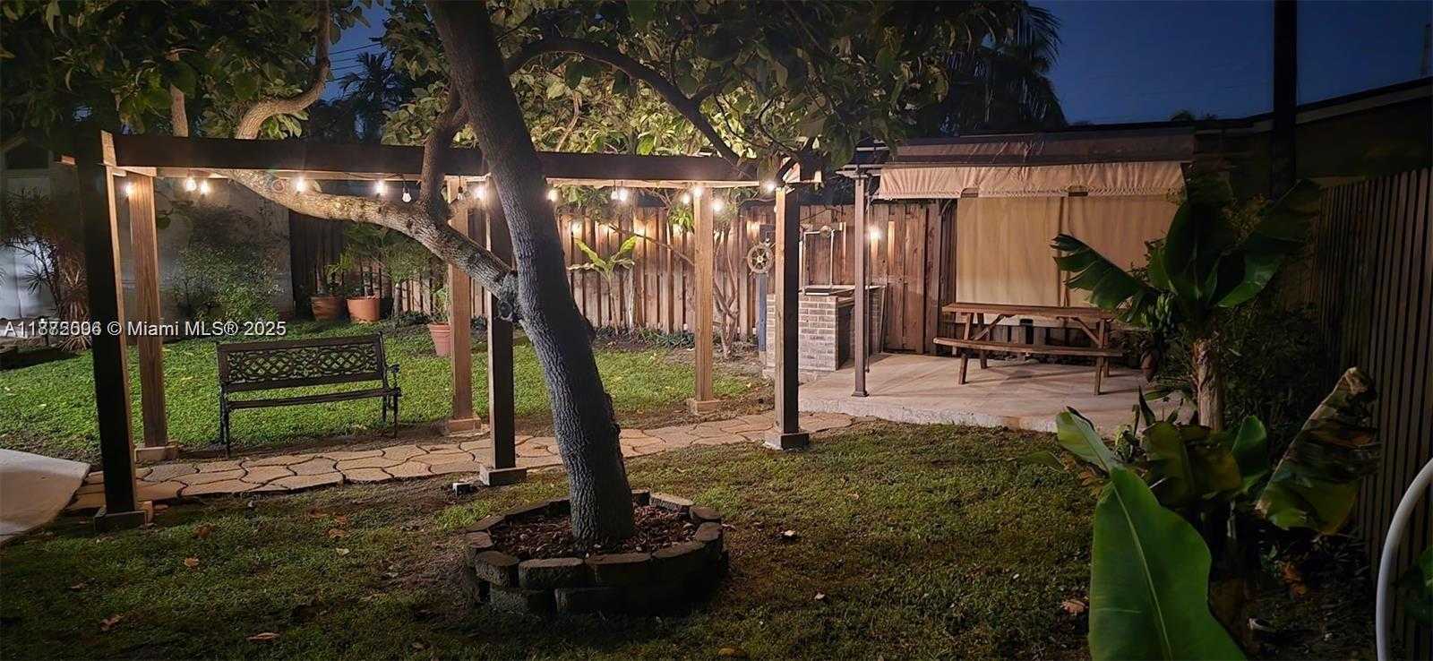 Small Image of 2021 NORTH 56TH WAY, Hollywood Number 43
