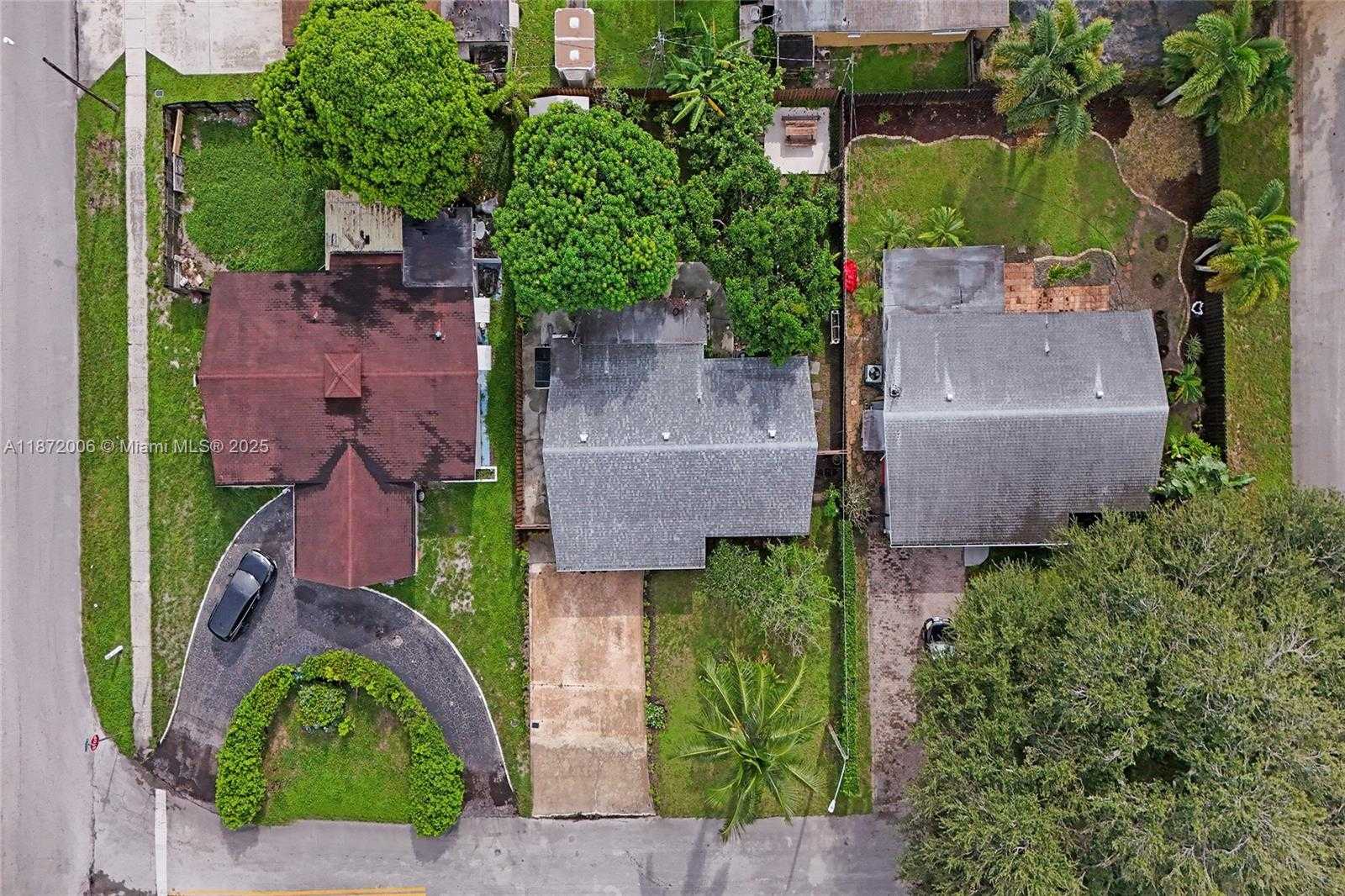Small Image of 2021 NORTH 56TH WAY, Hollywood Number 44