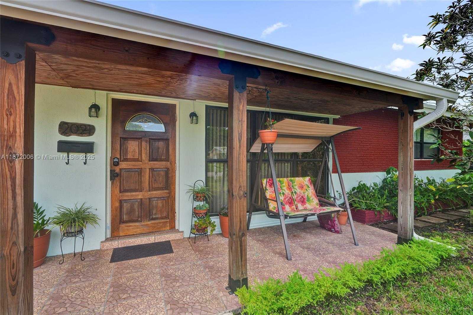 Small Image of 2021 NORTH 56TH WAY, Hollywood Number 7