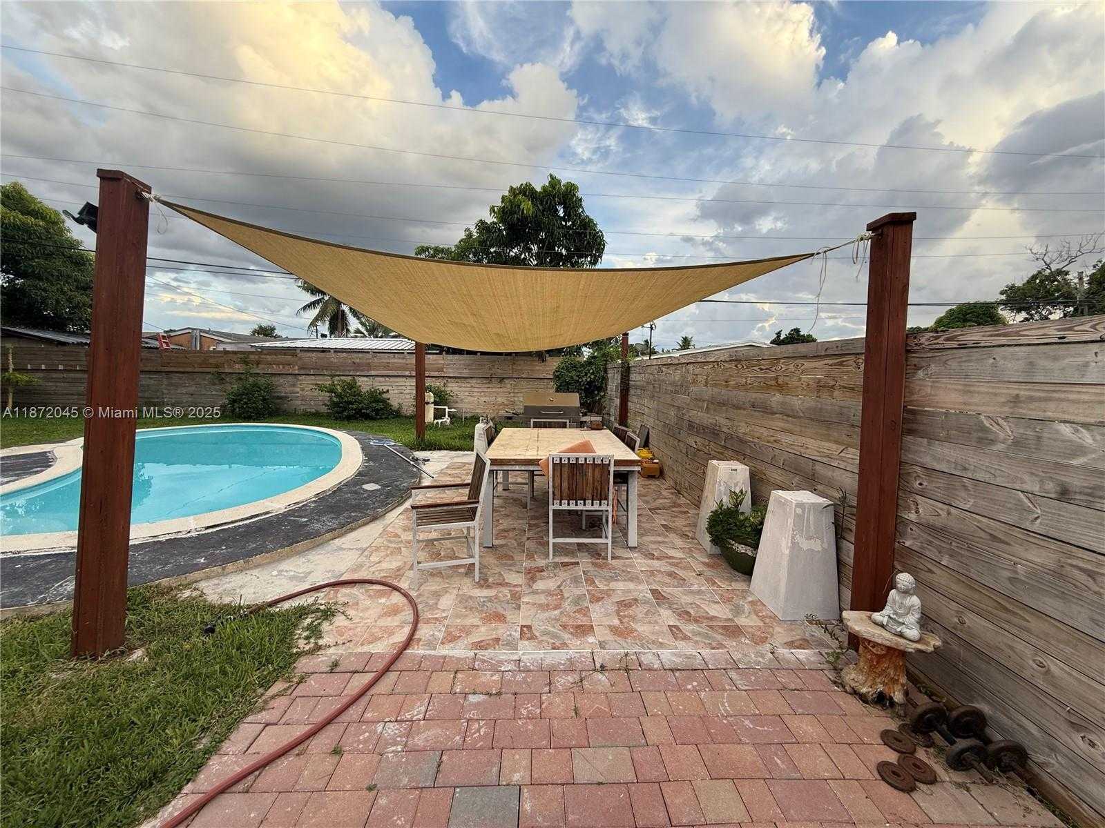 Small Image of 1950 NORTH WEST 190TH TER, Miami Gardens Number 16