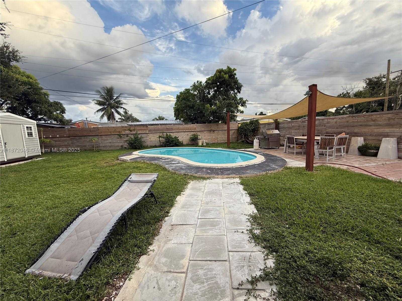 Small Image of 1950 NORTH WEST 190TH TER, Miami Gardens Number 19