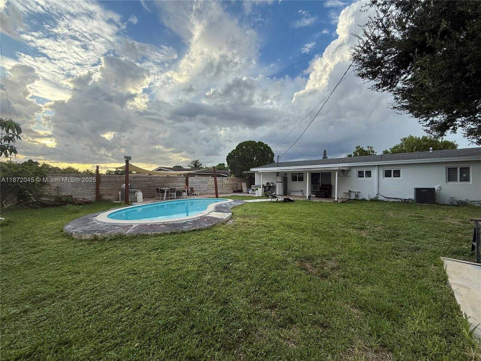 Small Image of 1950 NORTH WEST 190TH TER, Miami Gardens Number 20