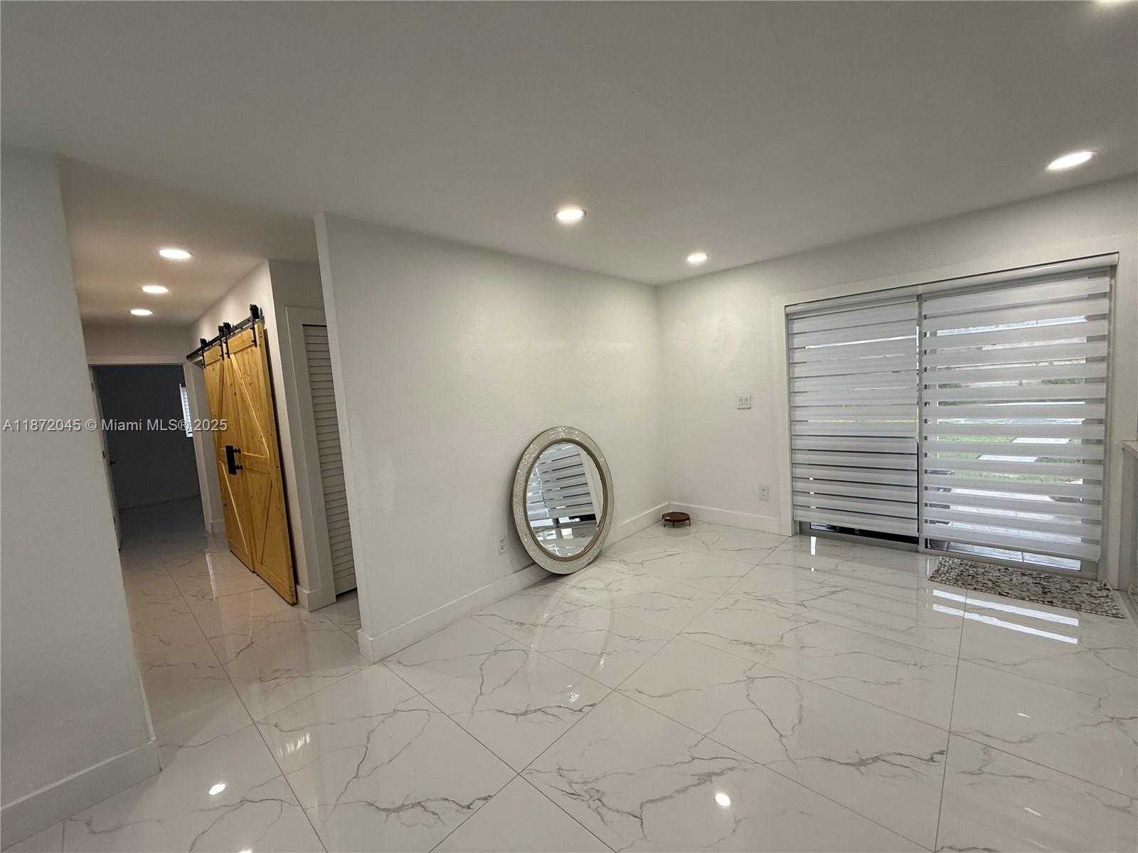 Small Image of 1950 NORTH WEST 190TH TER, Miami Gardens Number 3