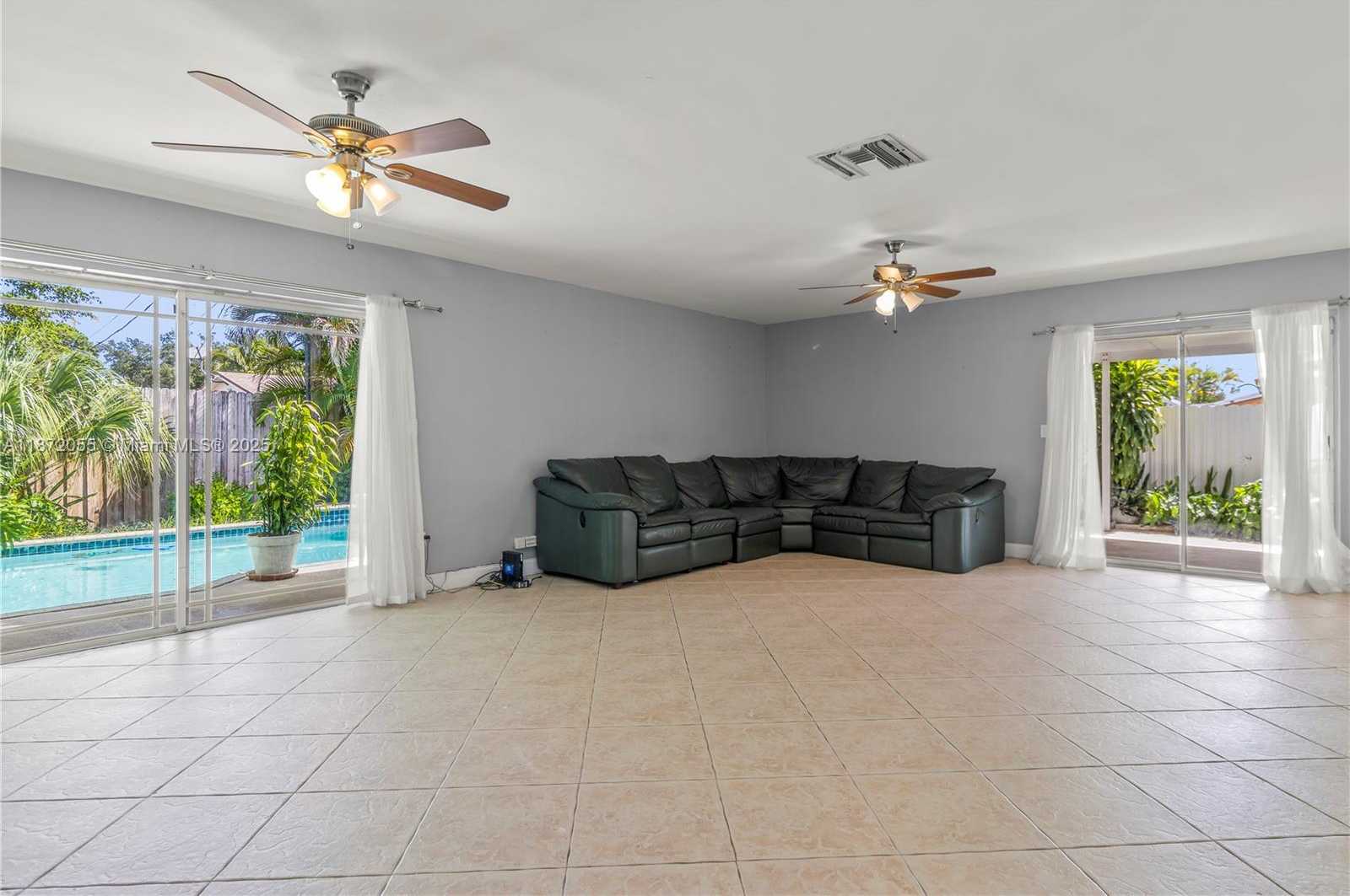 Small Image of 10615 SOUTH WEST 200TH ST, Cutler Bay Number 5