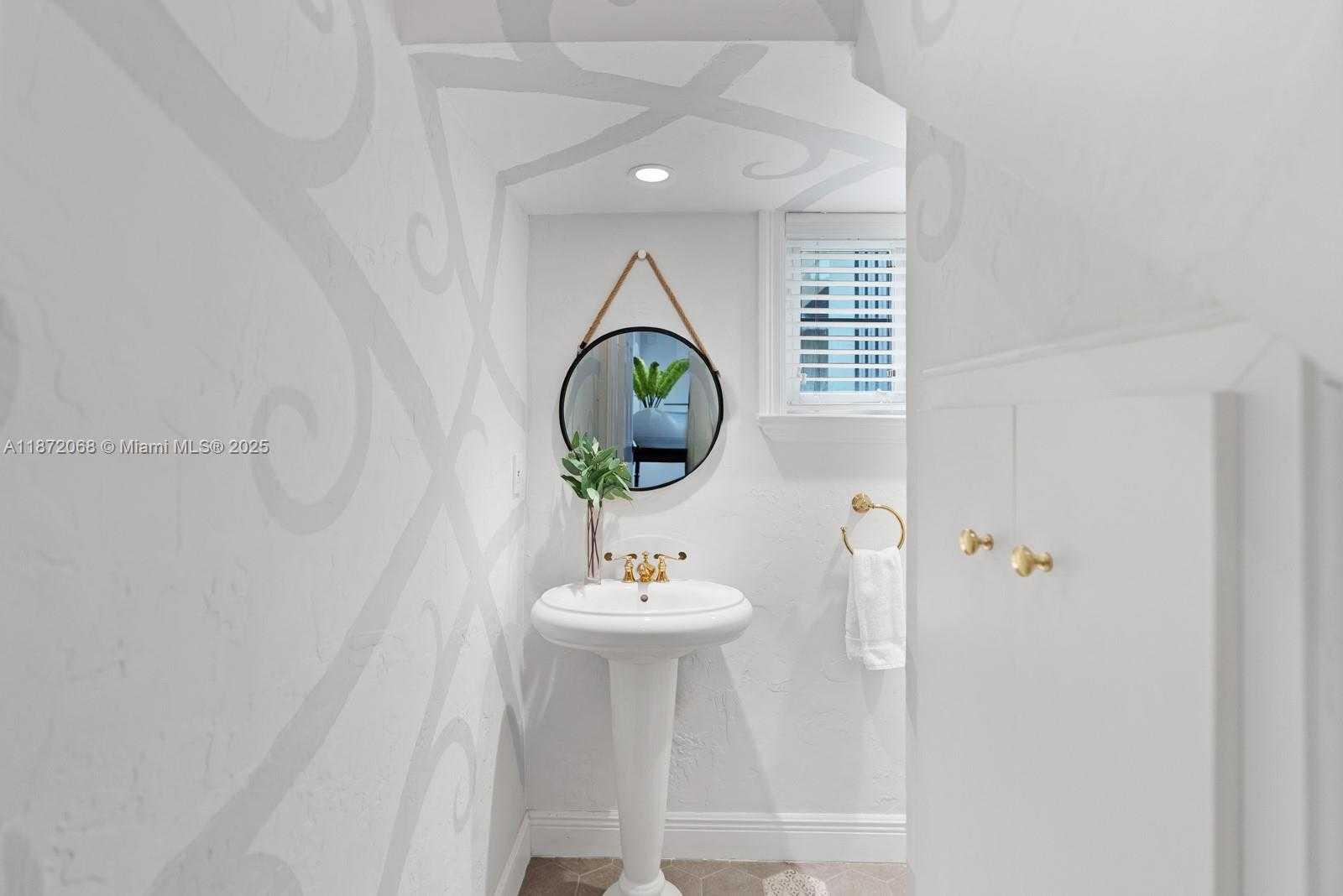 Small Image of 3408 TOLEDO ST, Coral Gables Number 33