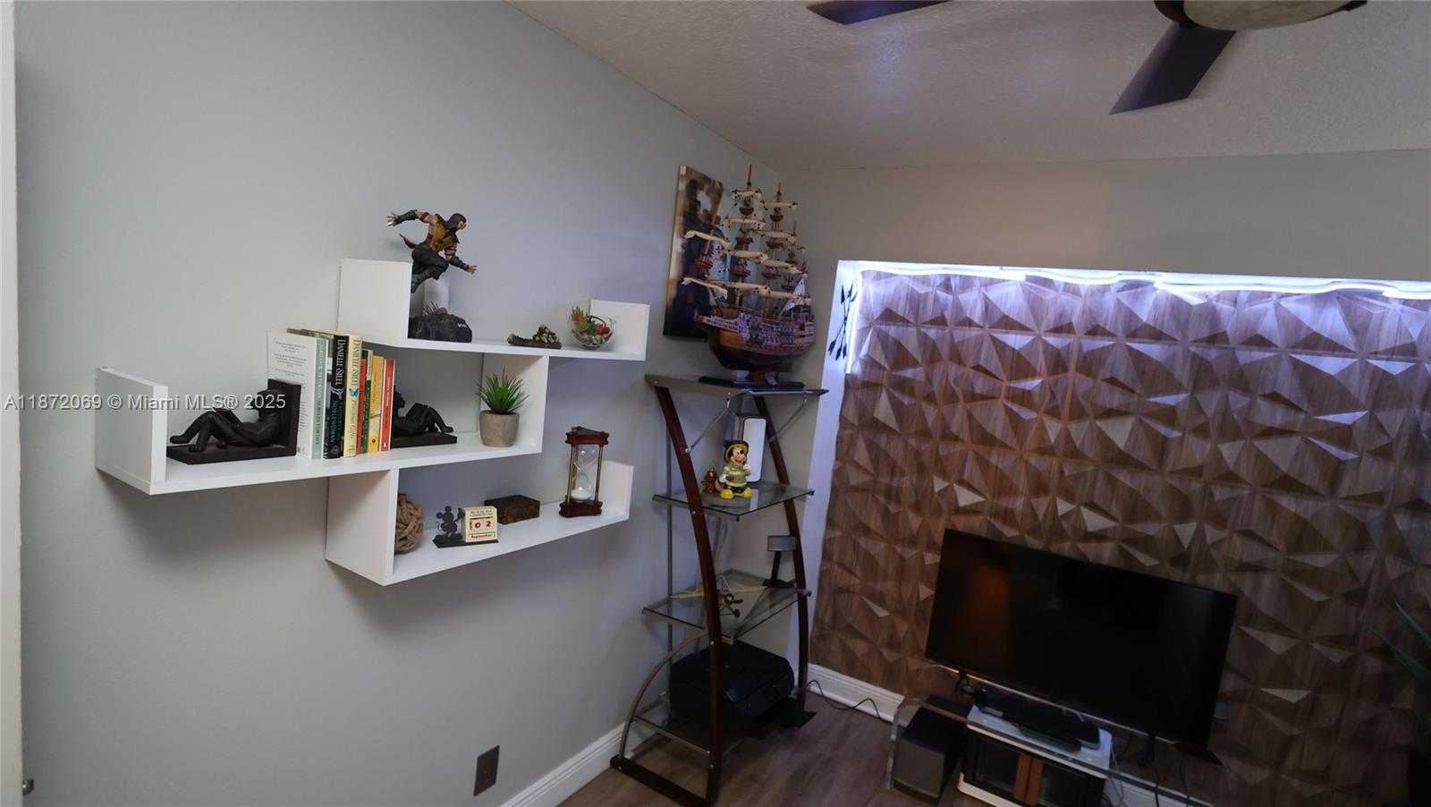 Small Image of 11251 REVEILLE RD, Cooper City Number 13