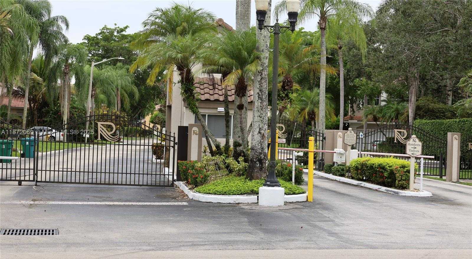 Small Image of 11251 REVEILLE RD, Cooper City Number 76