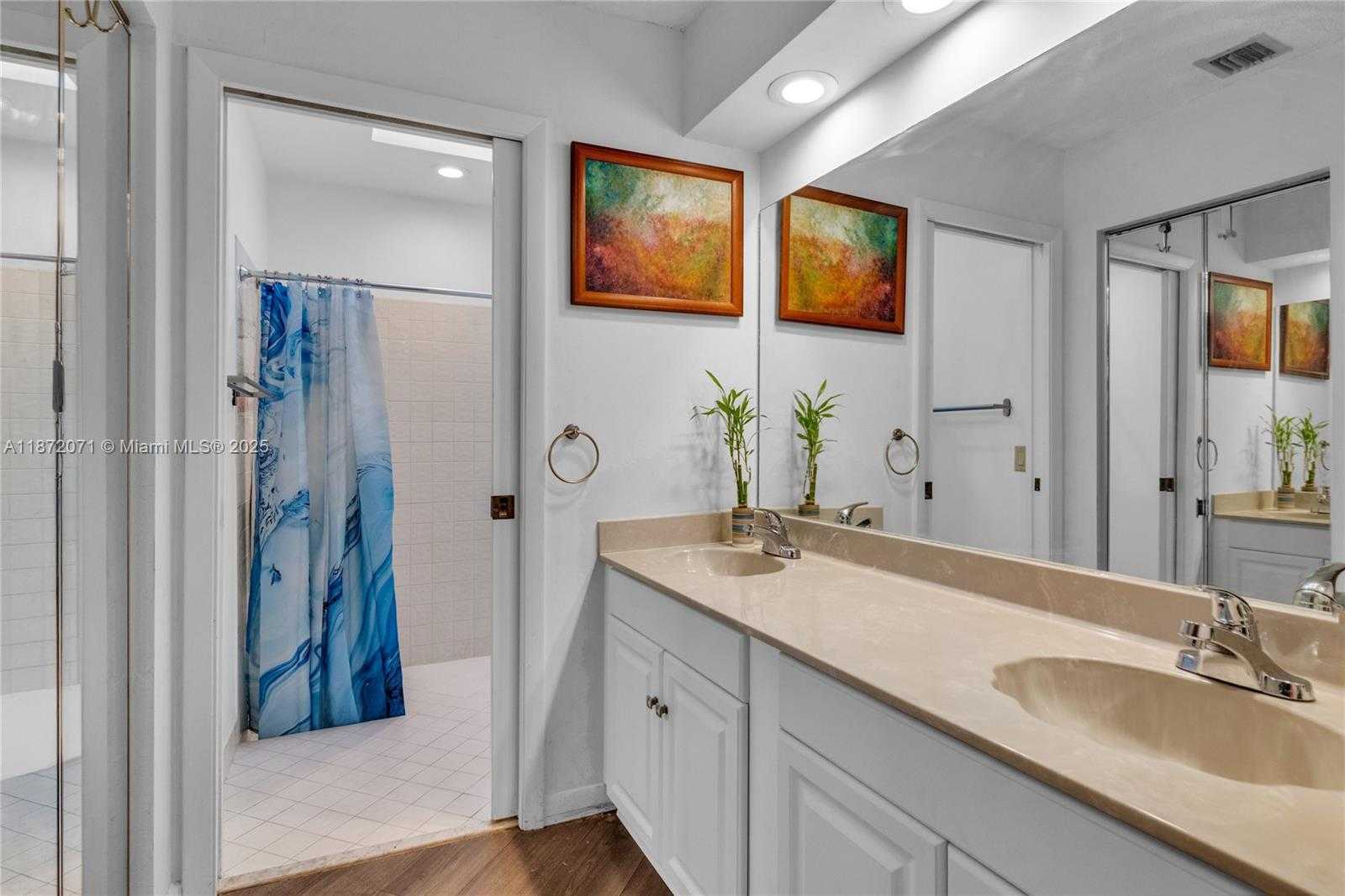 Small Image of 1361 SEAGRAPE CIR, Weston Number 21