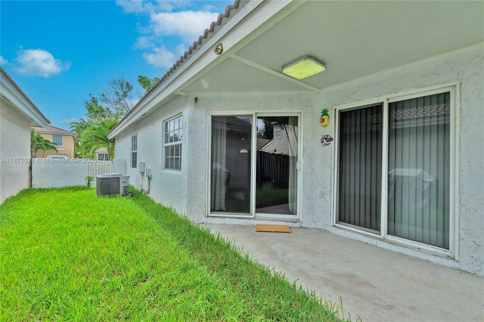 Small Image of 1361 SEAGRAPE CIR, Weston Number 27