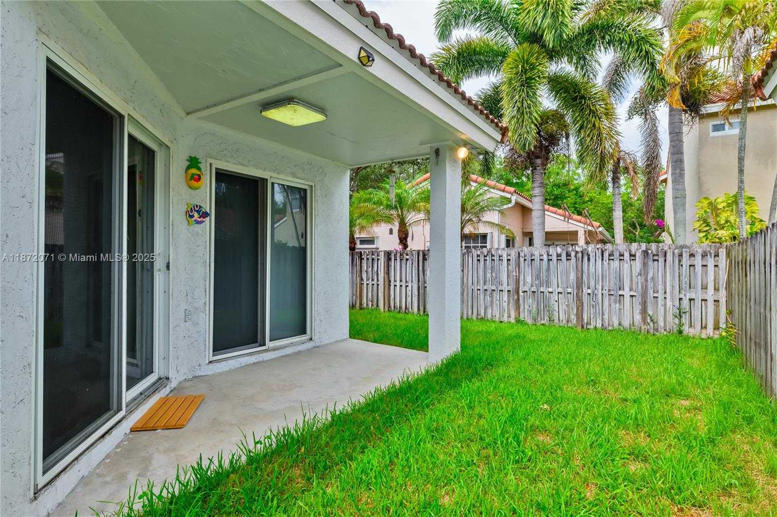 Small Image of 1361 SEAGRAPE CIR, Weston Number 29