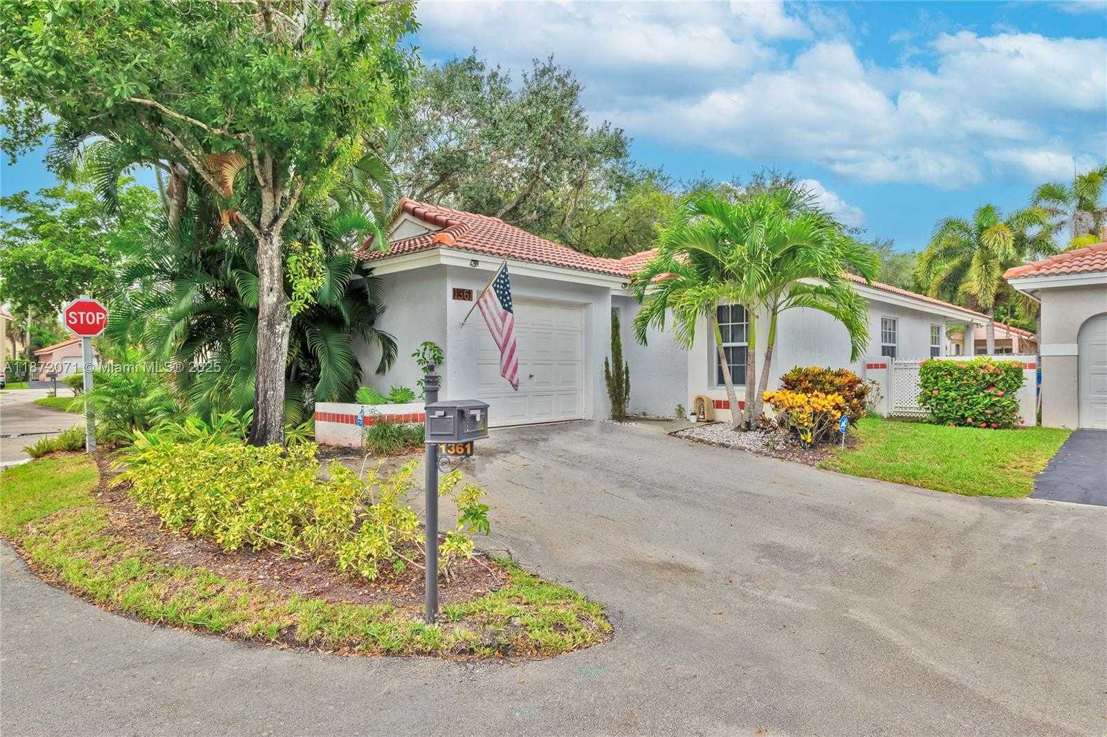 Small Image of 1361 SEAGRAPE CIR, Weston Number 3