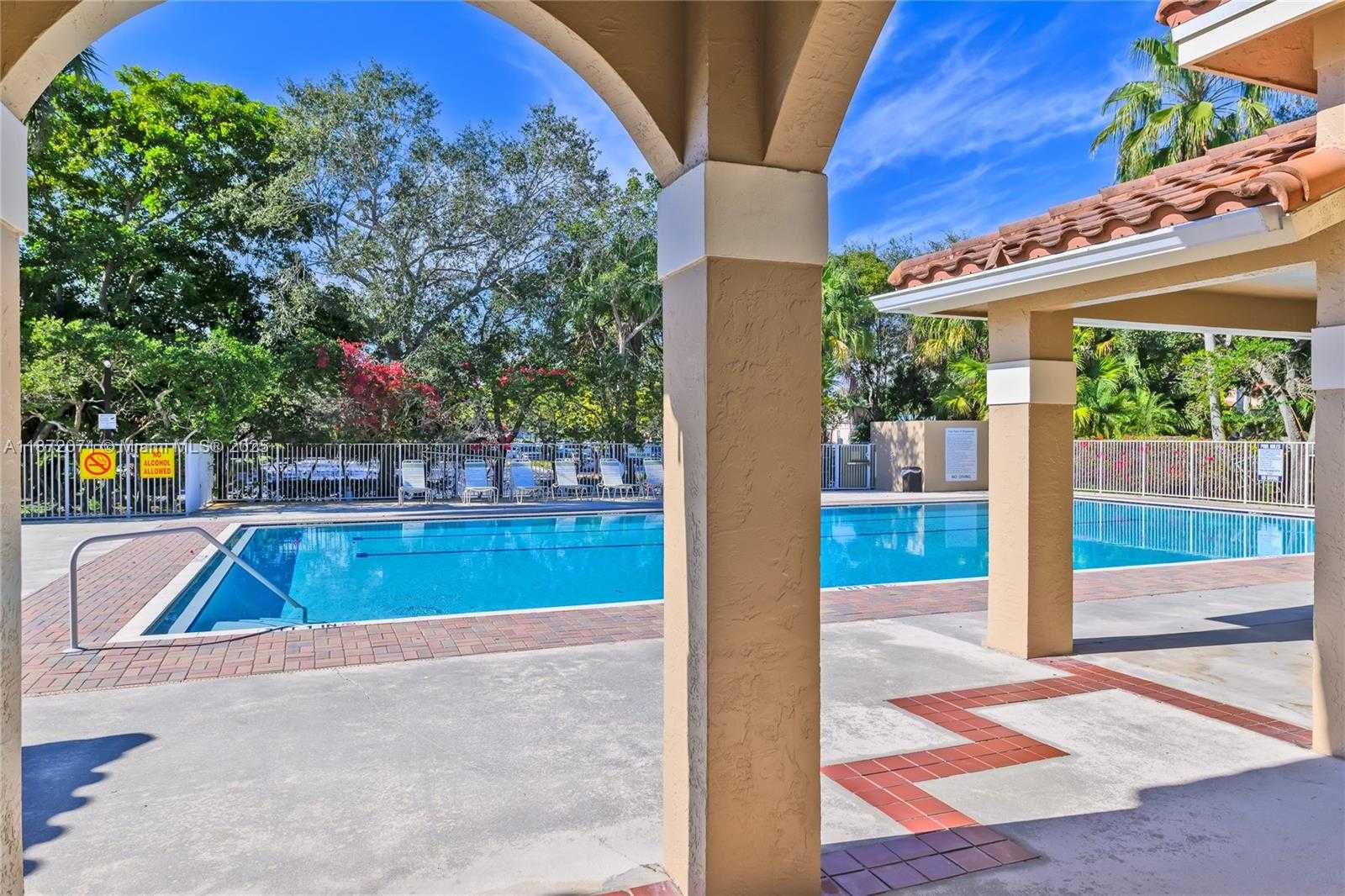 Small Image of 1361 SEAGRAPE CIR, Weston Number 35