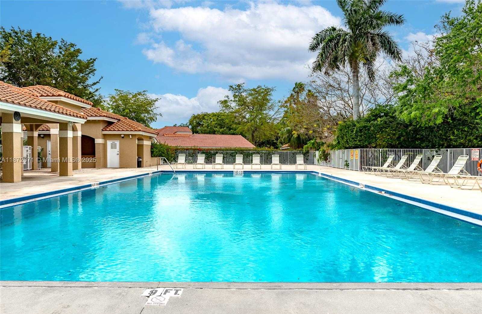 Small Image of 1361 SEAGRAPE CIR, Weston Number 36