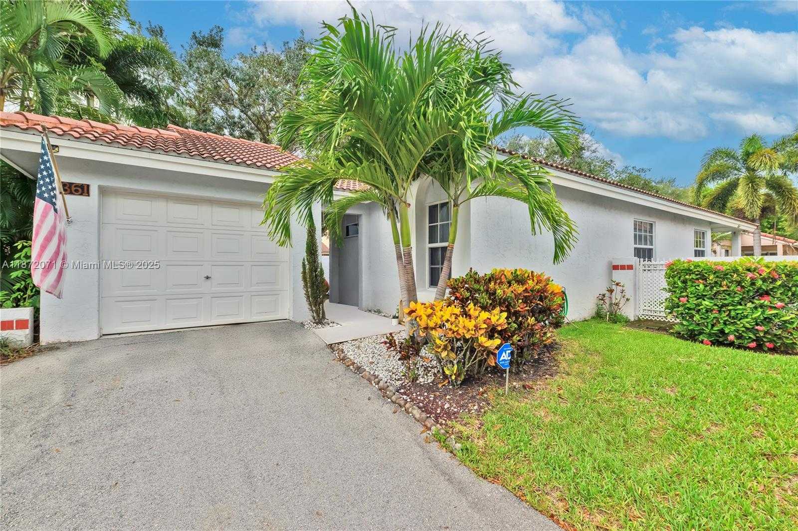 Small Image of 1361 SEAGRAPE CIR, Weston Number 4