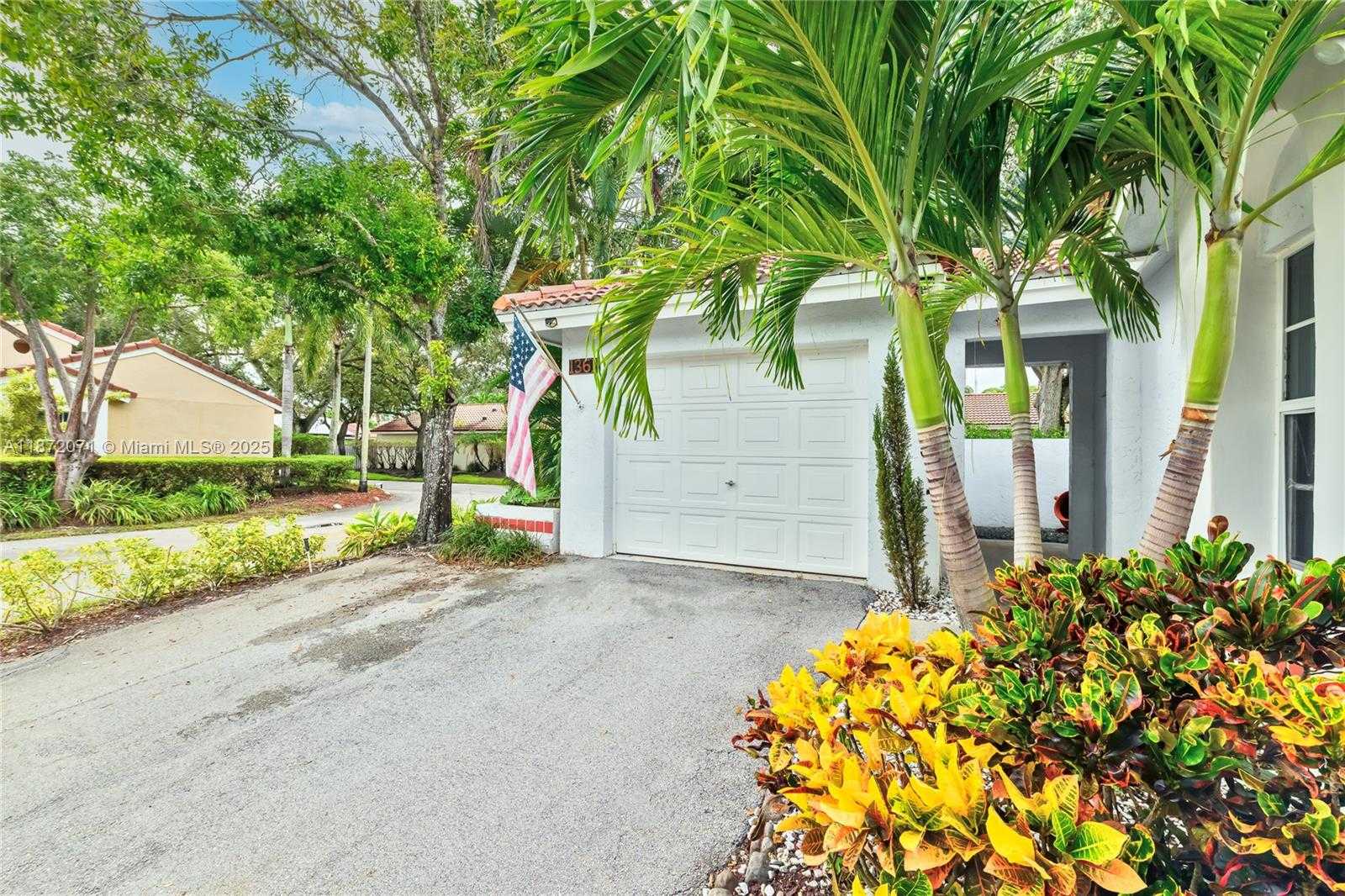 Small Image of 1361 SEAGRAPE CIR, Weston Number 5