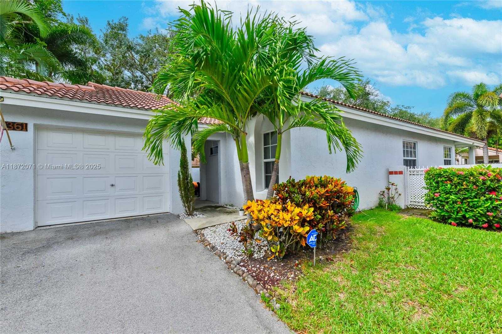 Small Image of 1361 SEAGRAPE CIR, Weston Number 6