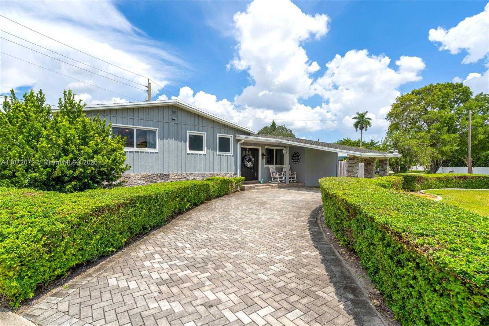 Small Image of 9091 SOUTH WEST 49TH ST, Cooper City Number 2