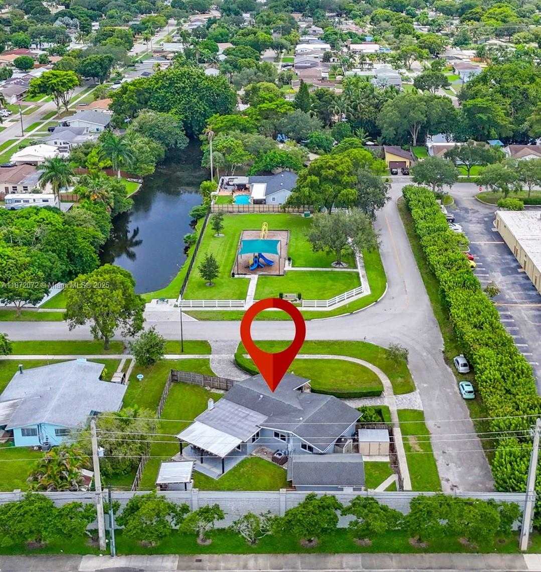 Small Image of 9091 SOUTH WEST 49TH ST, Cooper City Number 29