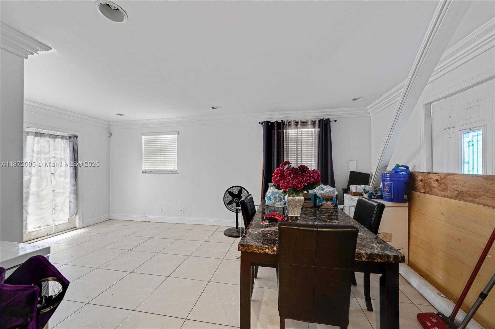 Small Image of 3011 NORTH 74TH AVE, Hollywood Number 5