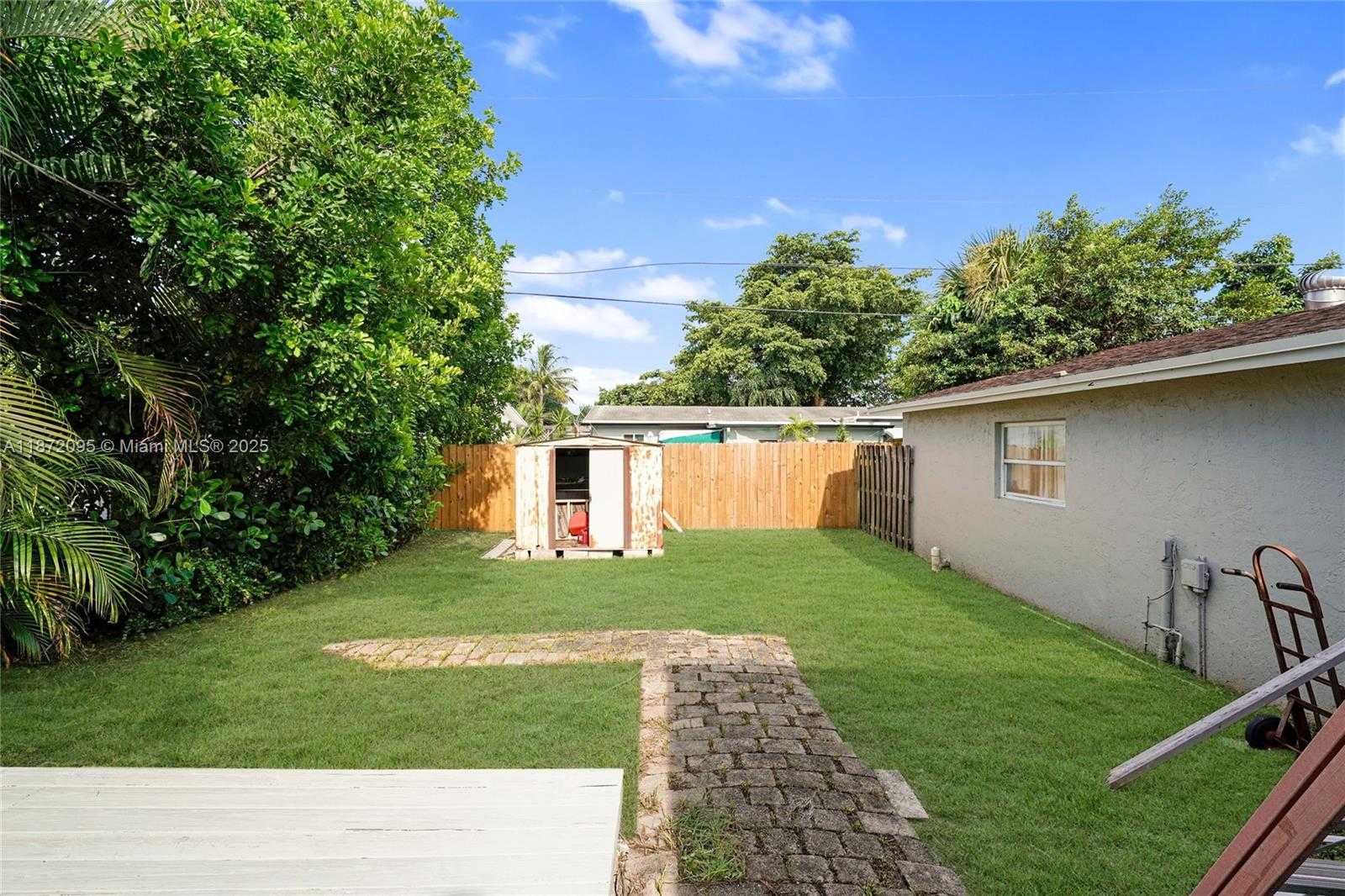 Small Image of 3011 NORTH 74TH AVE, Hollywood Number 8