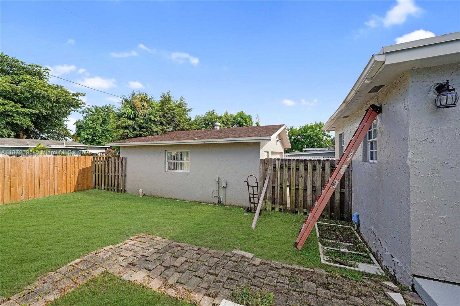 Small Image of 3011 NORTH 74TH AVE, Hollywood Number 9