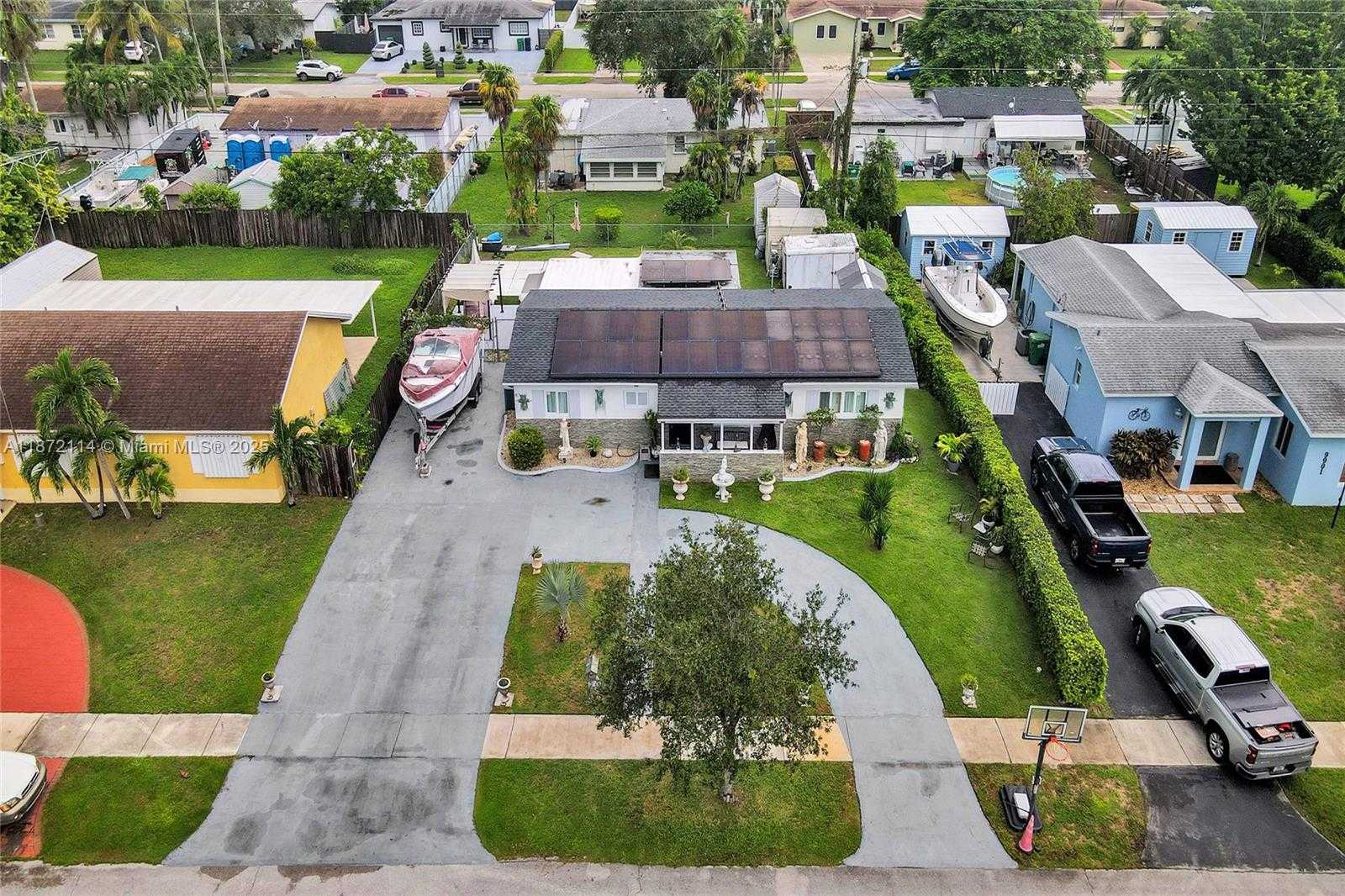 Small Image of 9911 HAITIAN DR, Cutler Bay Number 45